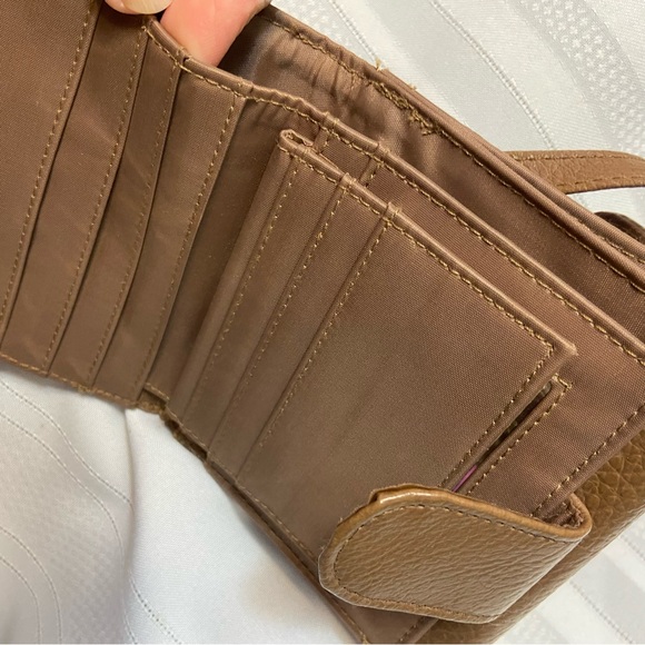 Crossbody Peeble Grain Wallet with Detachable Strap - Picture 3 of 4